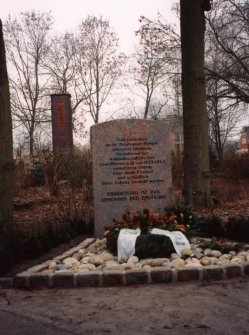 Gedenkstein auf den Oldersumer Friedhof
