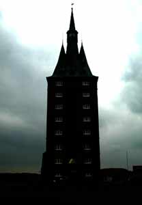 http://www.nordwestreisemagazin.de/wangerooge/westturm.jpg
